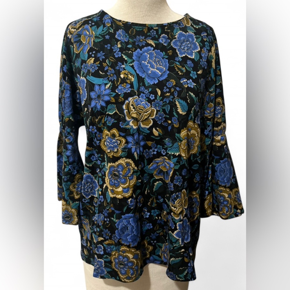 Ann Taylor Black Blue Floral Blouse Women's Large Career Office Button Up Top